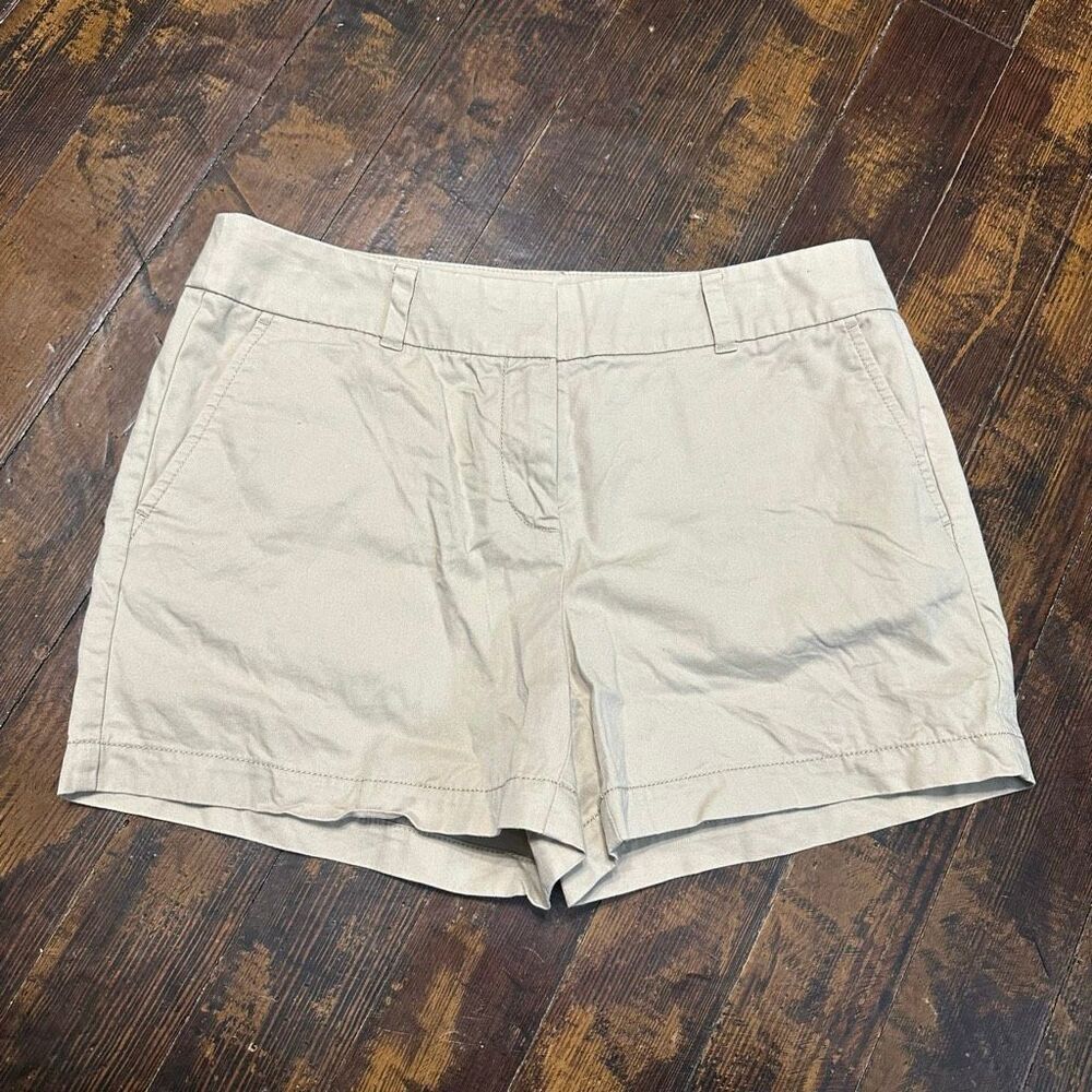 Loft tan flat front preppy size 6 4” vacationcore shorts